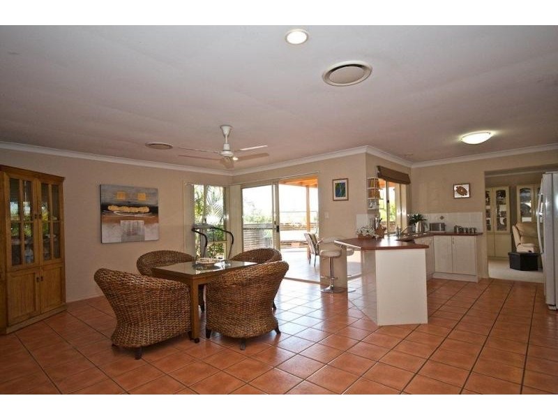 1 Kite Cct, Arundel QLD 4214