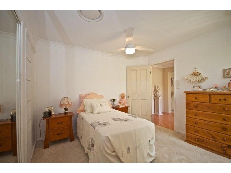 1 Kite Cct, Arundel QLD 4214