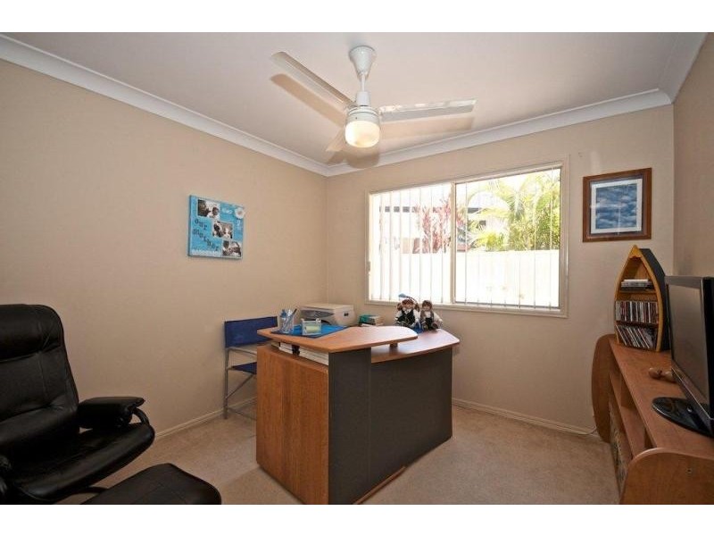 1 Kite Cct, Arundel QLD 4214
