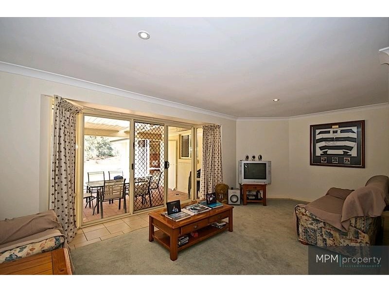 89 Arun Dr, Arundel QLD 4214