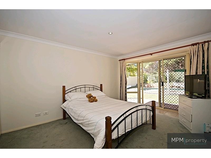 89 Arun Dr, Arundel QLD 4214