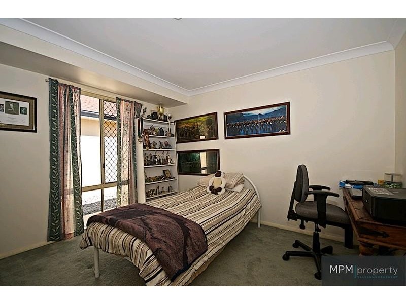 89 Arun Dr, Arundel QLD 4214