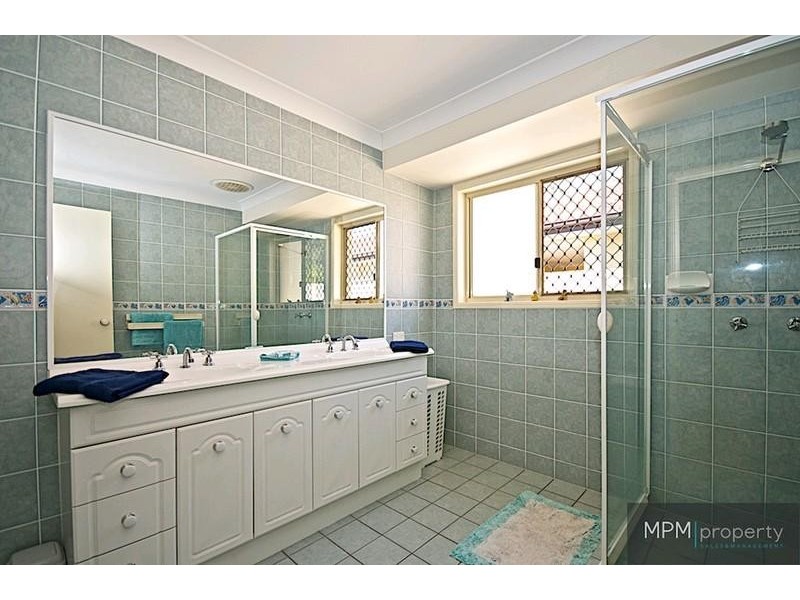 89 Arun Dr, Arundel QLD 4214