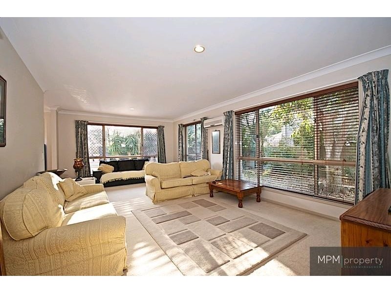 25 Highview Pl, Parkwood QLD 4214