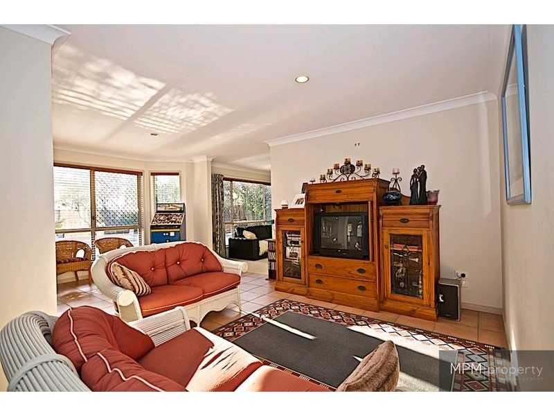 25 Highview Pl, Parkwood QLD 4214