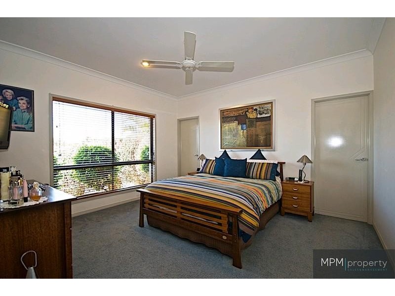 13 Shoreham Ch, Arundel QLD 4214