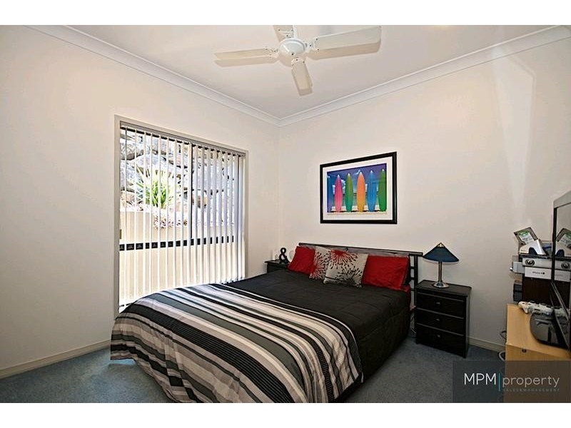 13 Shoreham Ch, Arundel QLD 4214