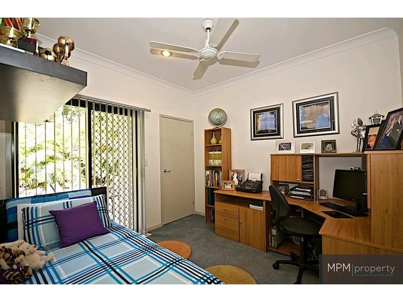 13 Shoreham Ch, Arundel QLD 4214