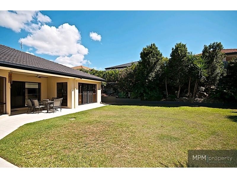 13 Shoreham Ch, Arundel QLD 4214