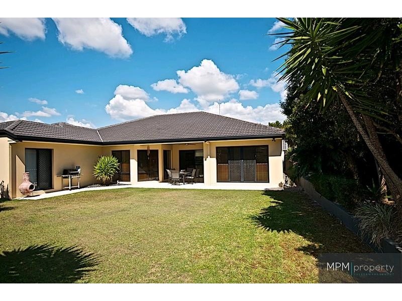 13 Shoreham Ch, Arundel QLD 4214