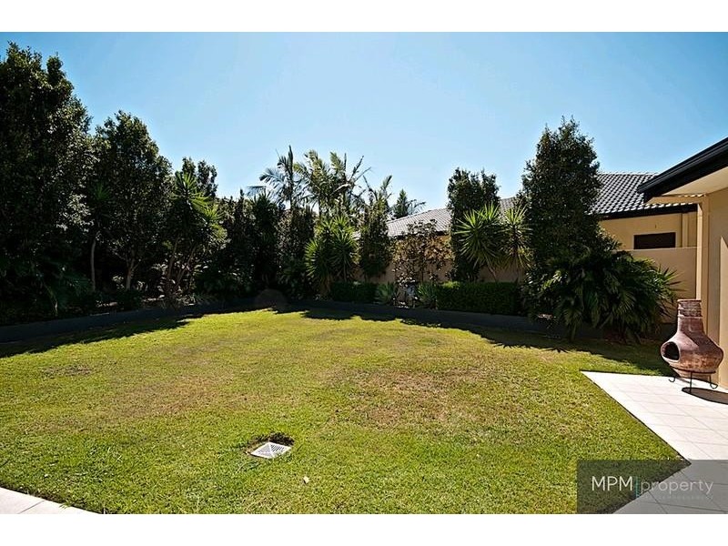 13 Shoreham Ch, Arundel QLD 4214