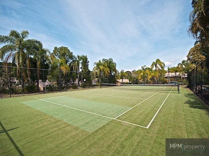 69/33 Edmund Rice Dr, Southport QLD 4215