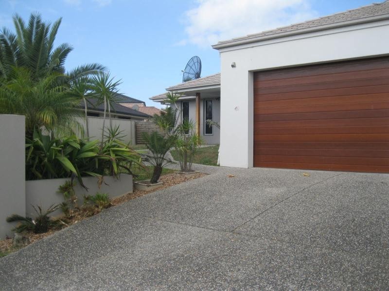 73 Coachwood Dr, Molendinar QLD 4214