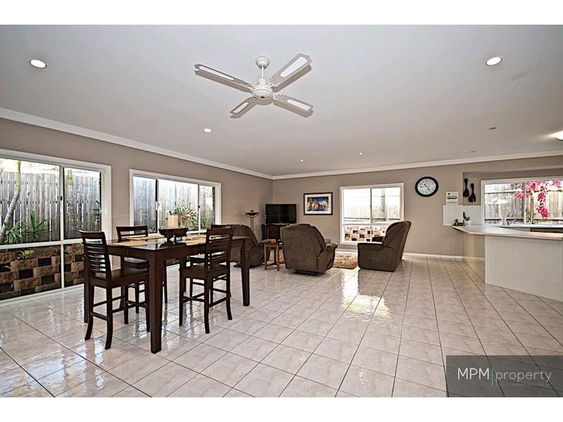 6 Strathford Ct, Parkwood QLD 4214