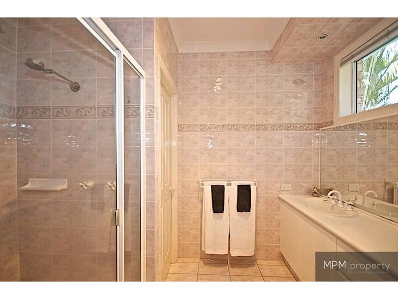 6 Strathford Ct, Parkwood QLD 4214