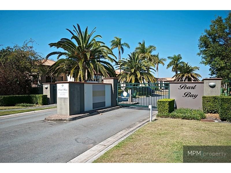 549 Oyster Cove Prom, Helensvale QLD 4212