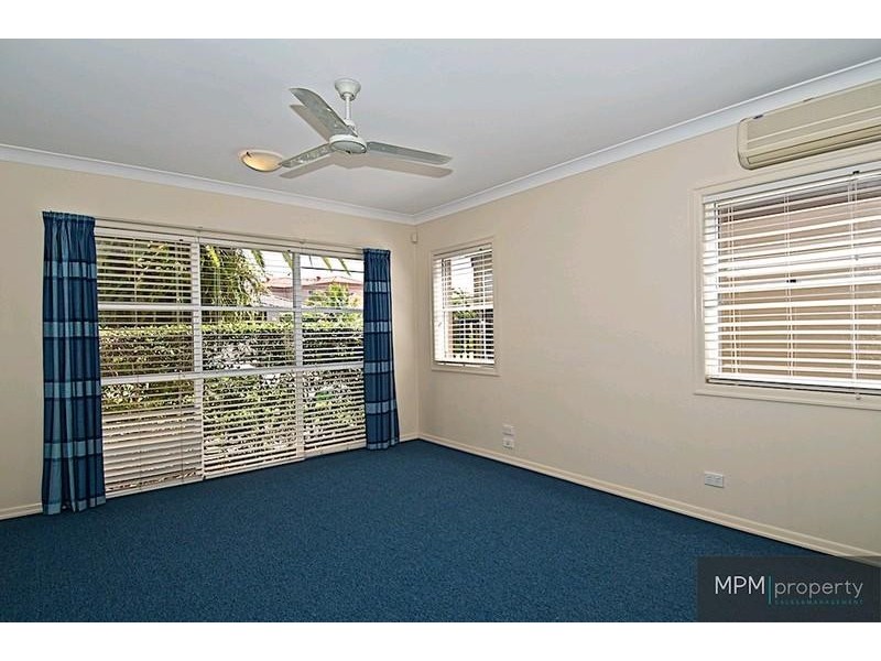 549 Oyster Cove Prom, Helensvale QLD 4212
