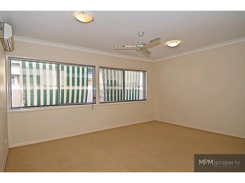 549 Oyster Cove Prom, Helensvale QLD 4212