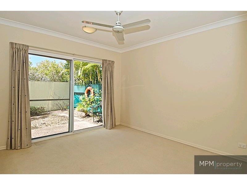 549 Oyster Cove Prom, Helensvale QLD 4212