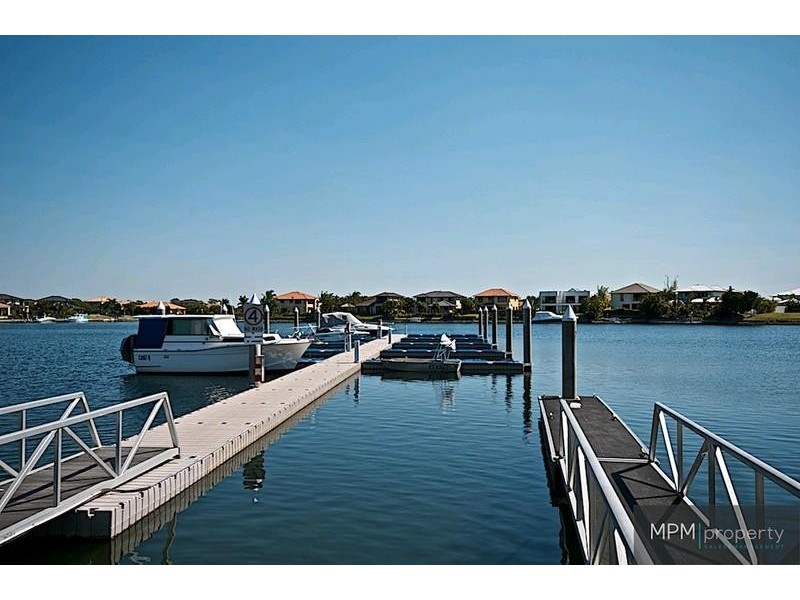 549 Oyster Cove Prom, Helensvale QLD 4212