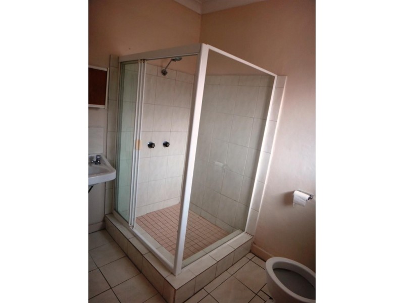 2/5 Little Norman St, Southport QLD 4215