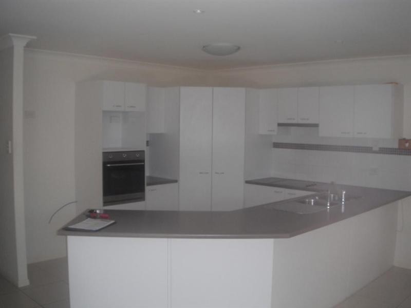 69 Victoria Dr, Pacific Pines QLD 4211