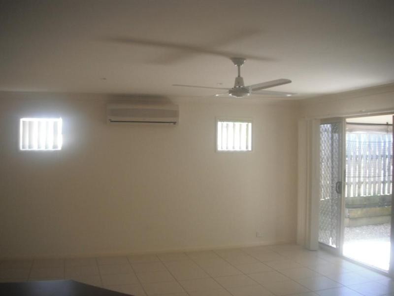 69 Victoria Dr, Pacific Pines QLD 4211