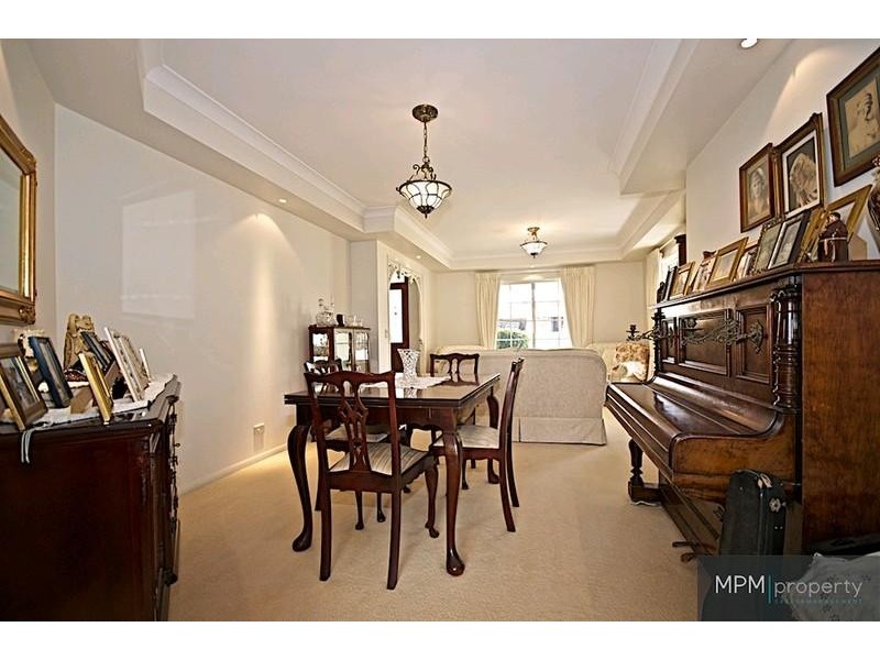 13 Midhurst Ct, Arundel QLD 4214