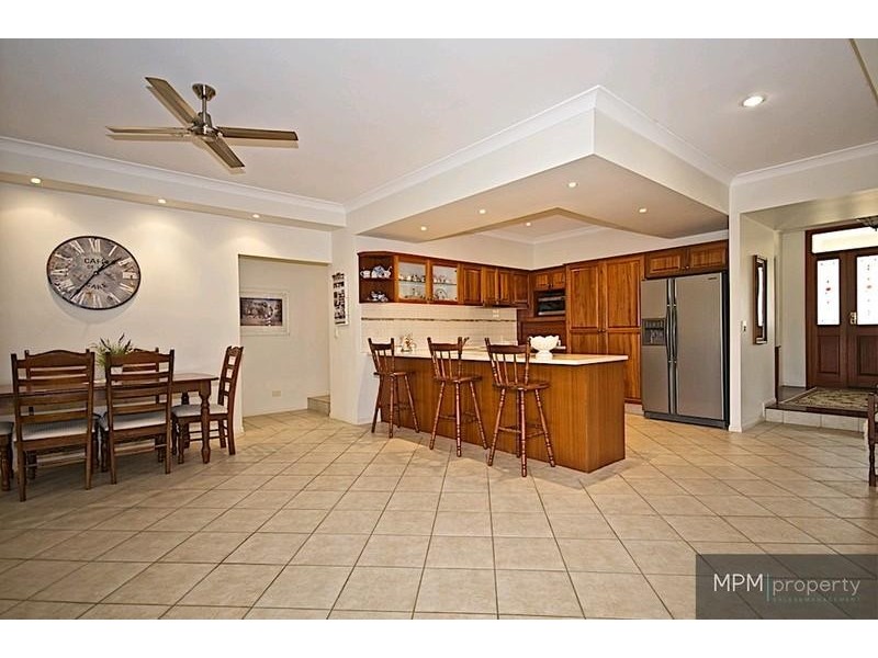 13 Midhurst Ct, Arundel QLD 4214