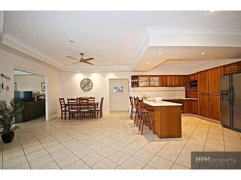13 Midhurst Ct, Arundel QLD 4214