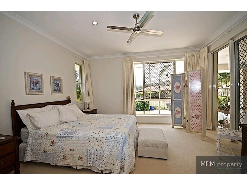 13 Midhurst Ct, Arundel QLD 4214