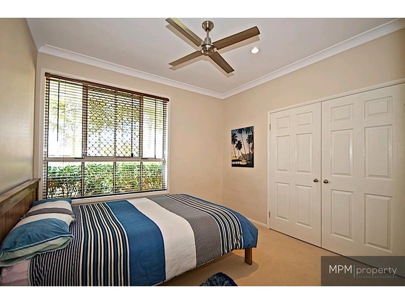 13 Midhurst Ct, Arundel QLD 4214