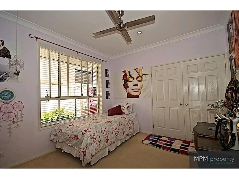 13 Midhurst Ct, Arundel QLD 4214
