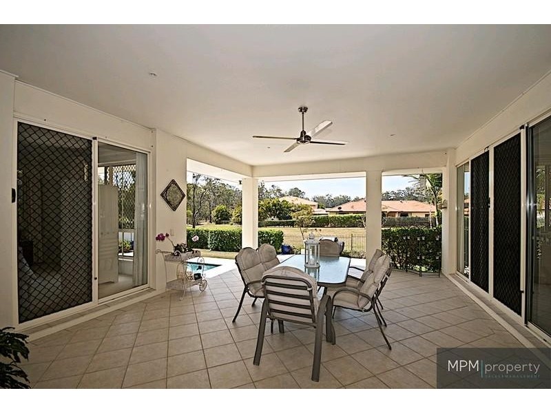 13 Midhurst Ct, Arundel QLD 4214