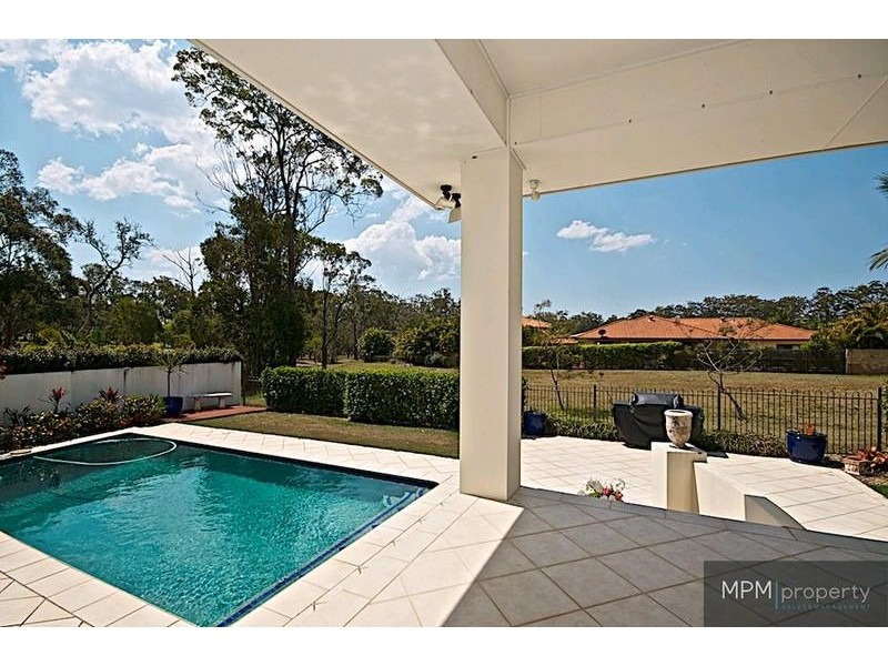 13 Midhurst Ct, Arundel QLD 4214