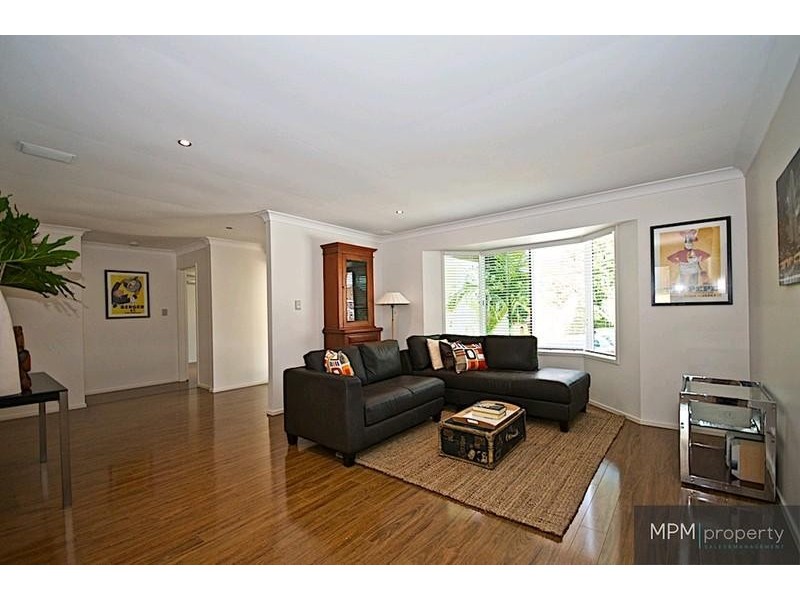 15 Von Nida St, Parkwood QLD 4214