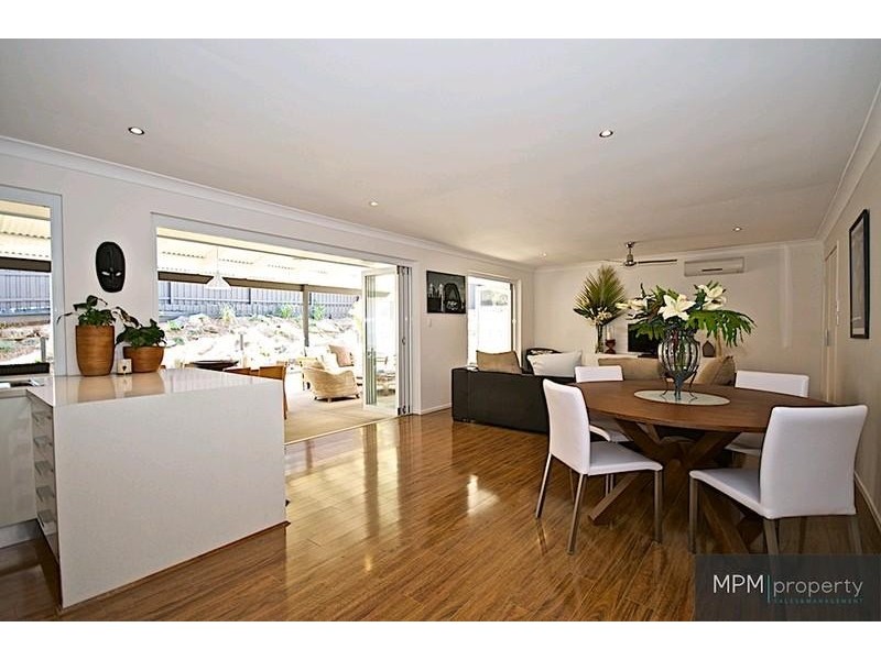 15 Von Nida St, Parkwood QLD 4214