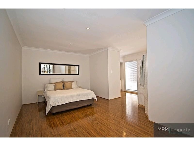 15 Von Nida St, Parkwood QLD 4214