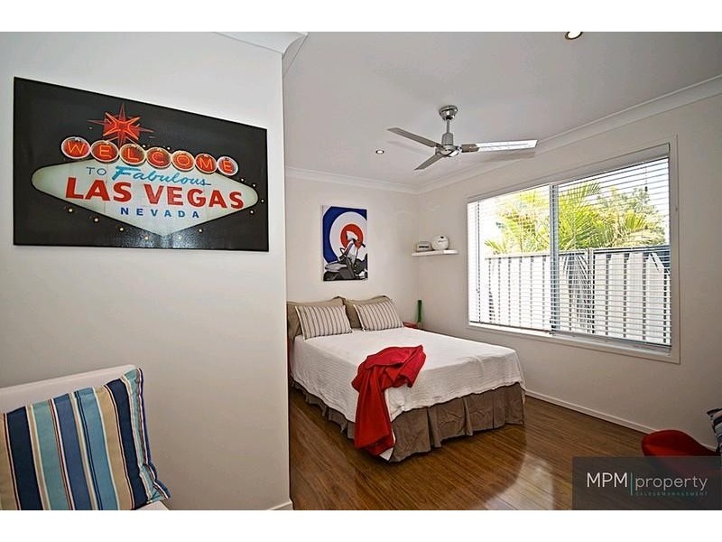 15 Von Nida St, Parkwood QLD 4214