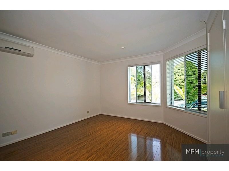 15 Von Nida St, Parkwood QLD 4214