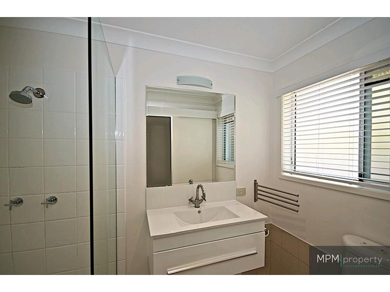 15 Von Nida St, Parkwood QLD 4214