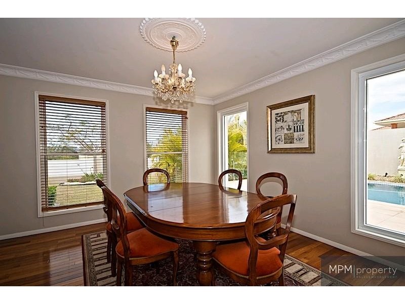 25 Arun Dr, Arundel QLD 4214