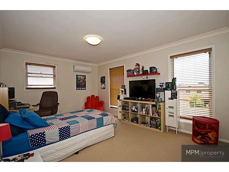25 Arun Dr, Arundel QLD 4214