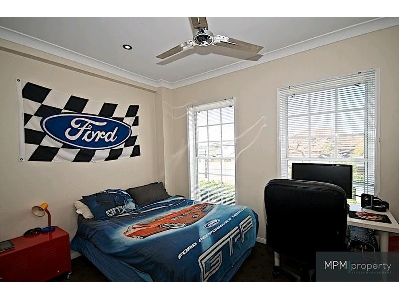 25 Arun Dr, Arundel QLD 4214