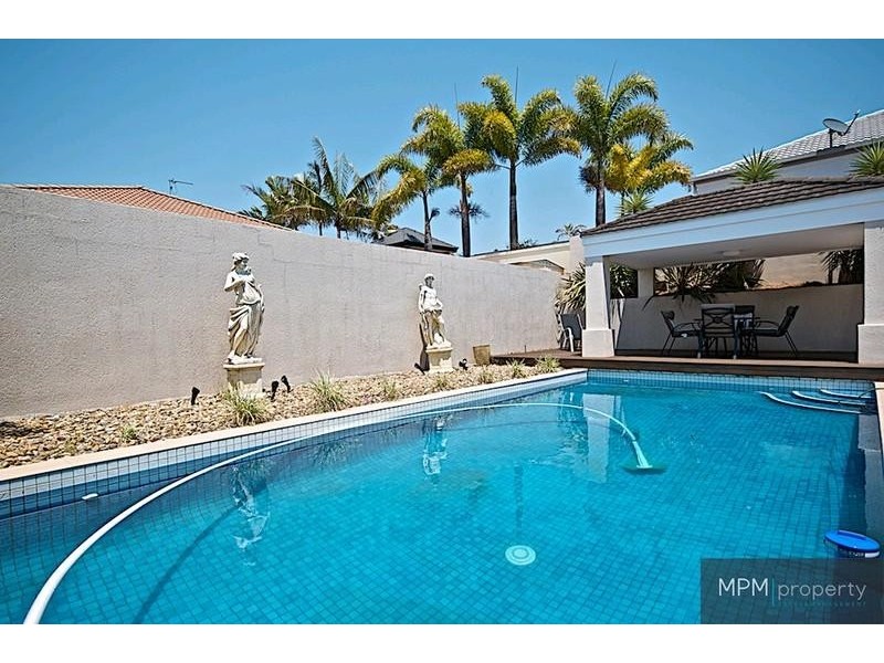 25 Arun Dr, Arundel QLD 4214