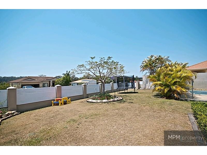 25 Arun Dr, Arundel QLD 4214