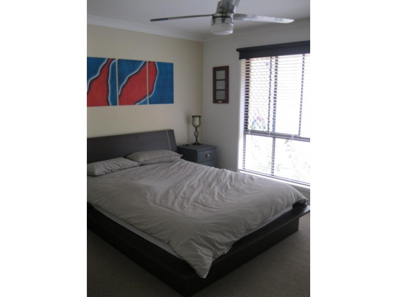 2/19 Abalone Ave, Paradise Point QLD 4216