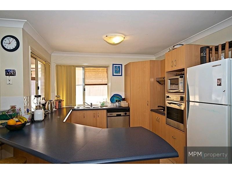 4 Aquarius Ct, Molendinar QLD 4214