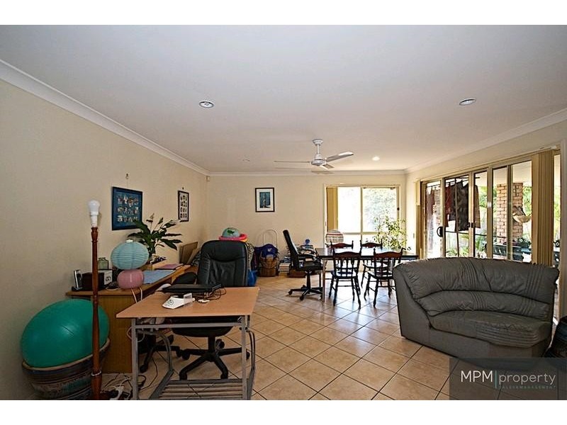 4 Aquarius Ct, Molendinar QLD 4214