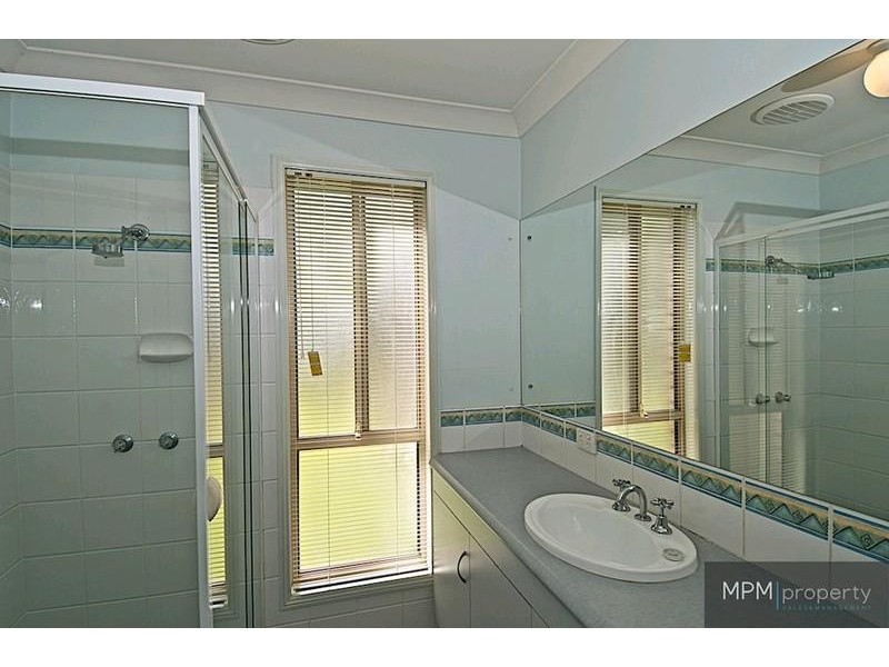 4 Orion Ct, Molendinar QLD 4214